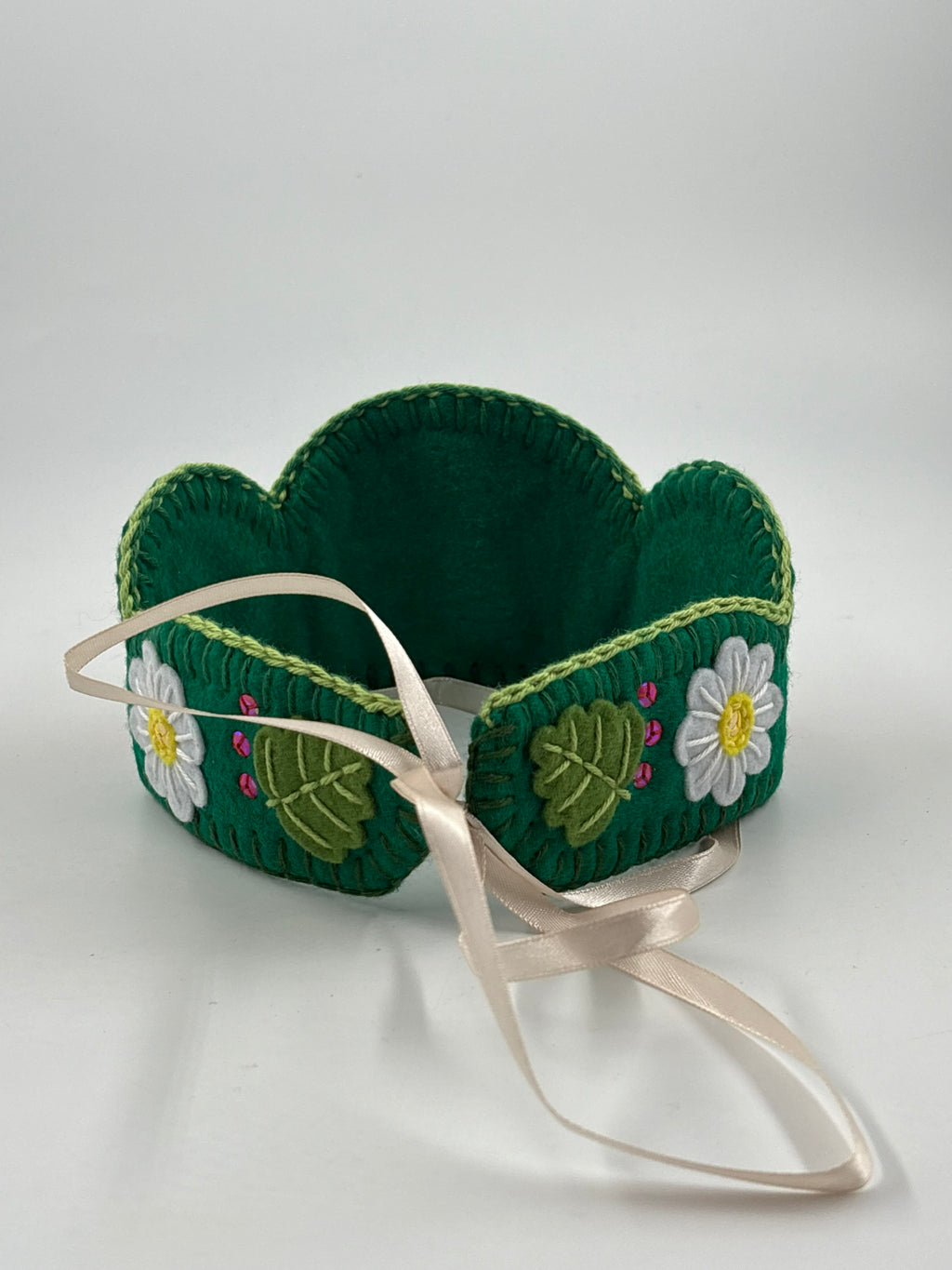 Håndlavet filtkrone - Blomster & Jordbær